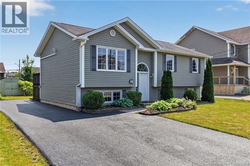 94 Falcon Dr, Moncton, NB, E1G0H7 | Card Image