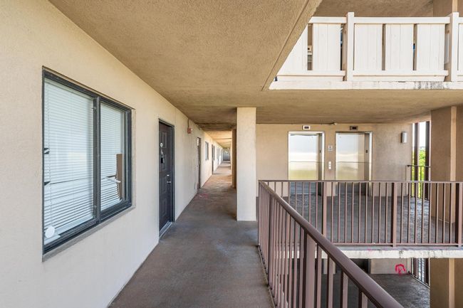 APT-604 - 2200 S Cypress Bend Dr, Condo with 1 bedrooms, 2 bathrooms and null parking in Pompano Beach FL | Image 25