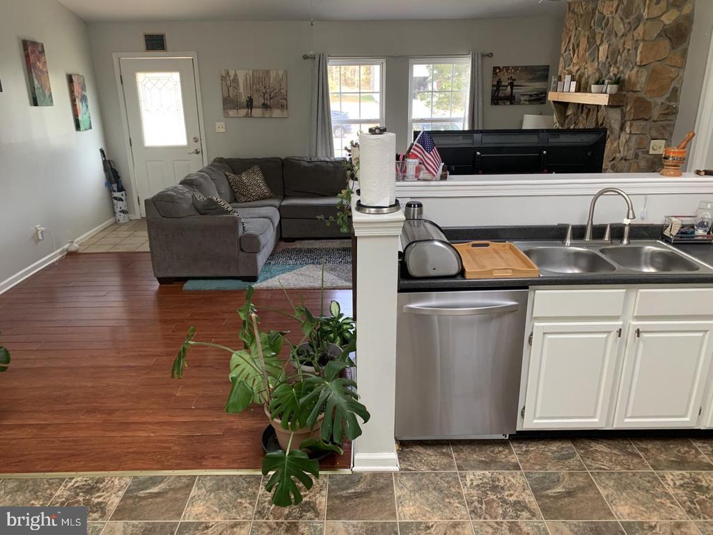 Residential in LOCUST GROVE 5