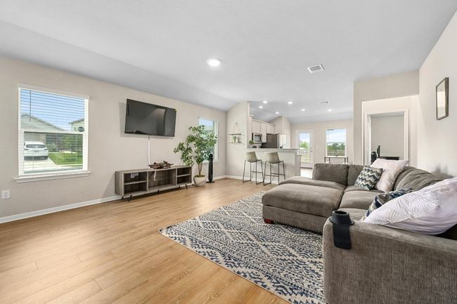 201 Mais Dr, House other with 3 bedrooms, 2 bathrooms and 4 parking in Georgetown TX | Image 5