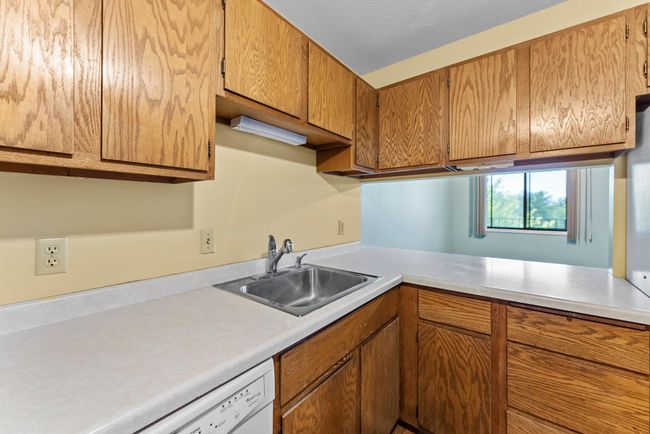 25-web-or-mls-5697_Green_Circle_Dr_Unit_319-40.jpg | Image 11