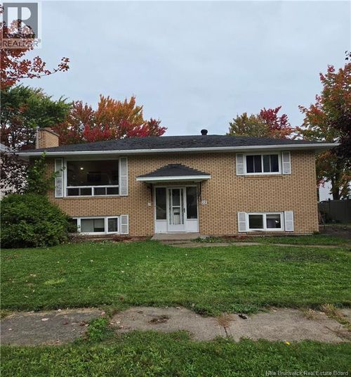 15 Willett St, Moncton, NB, E1C8A2 | Card Image