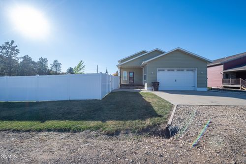 210 B St S, Richardton, ND, 58652-7137 | Card Image