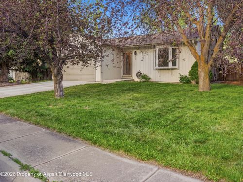 39 Coyote Cir, Carbondale, CO, 81623-8742 | Card Image