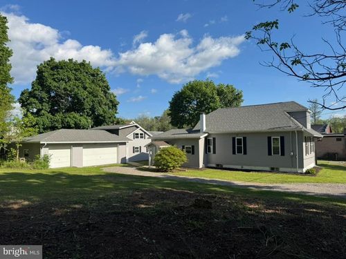 10 Spruce Ave, BARNESVILLE, PA, 18214-2023 | Card Image