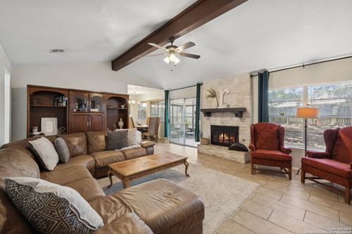 10351 Old Farm Rd, San Antonio, TX, 78245-1021 | Card Image