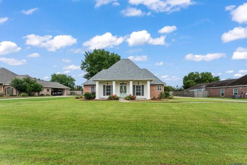 36494 Page Dr, Denham Springs, LA, 70706-8562 | Card Image