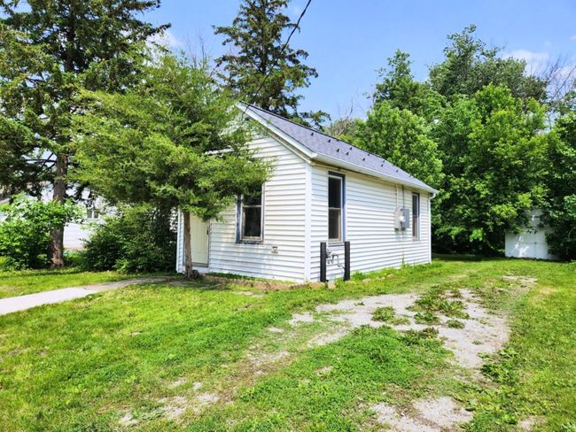 Front of house & gravel driveway | Image 27