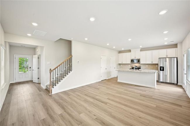 2761 Aralynn Way, House other with 3 bedrooms, 3 bathrooms and 2 parking in College Park GA | Image 7