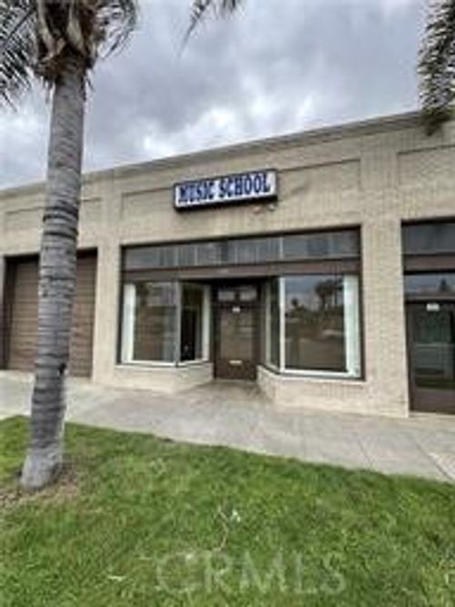 220 W Graham, Lake Elsinore, CA, 92530 | Card Image