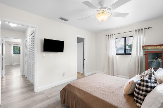 2116 Ne 44 Th St, Townhouse with 2 bedrooms, 2 bathrooms and null parking in Lighthouse Point FL | Image 18