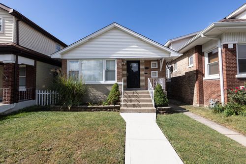 2718 East Ave, Berwyn, IL, 60402-2752 | Card Image