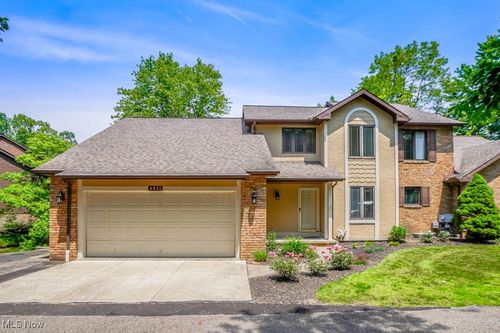 4931 Searls Dr Nw, North Canton, OH, 44720-7464 | Card Image