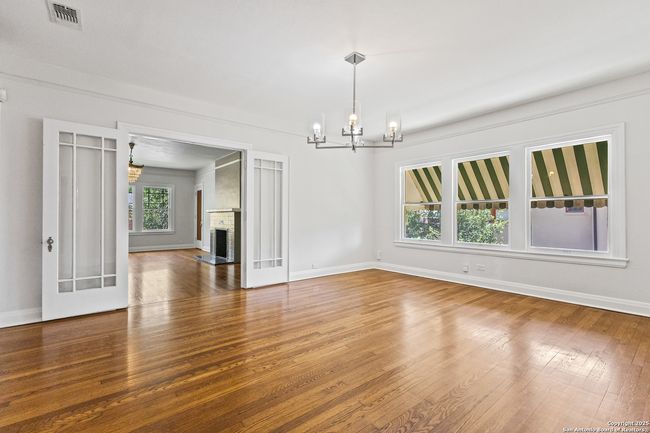 123 E Ridgewood Ct, Home with 2 bedrooms, 2 bathrooms and null parking in San Antonio TX | Image 11