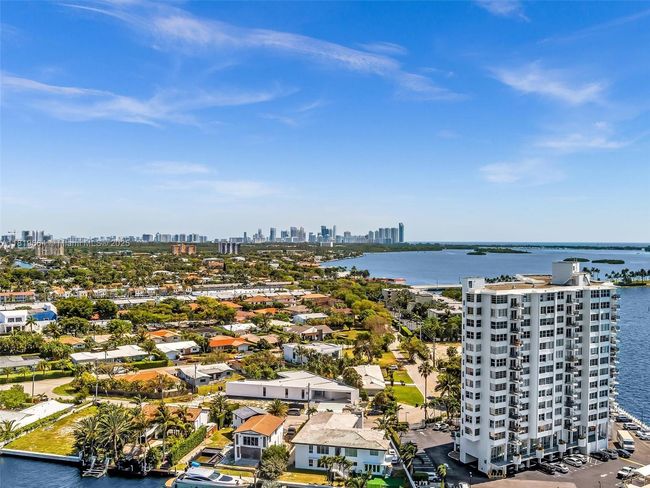 101 - 11900 N Bayshore Dr, Condo with 2 bedrooms, 2 bathrooms and null parking in North Miami FL | Image 32