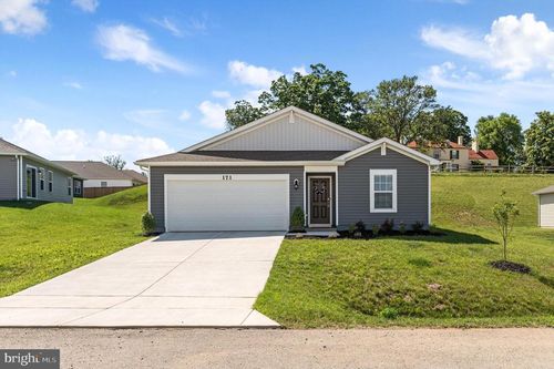 171 Centergate Dr, CHARLES TOWN, WV, 25414-5490 | Card Image