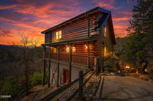 1960 E Mountain Way, Sevierville, TN, 37876 | Card Image