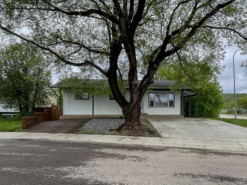 104 Hill Dr, Fort Mcmurray, AB, T9H2B5 | Card Image