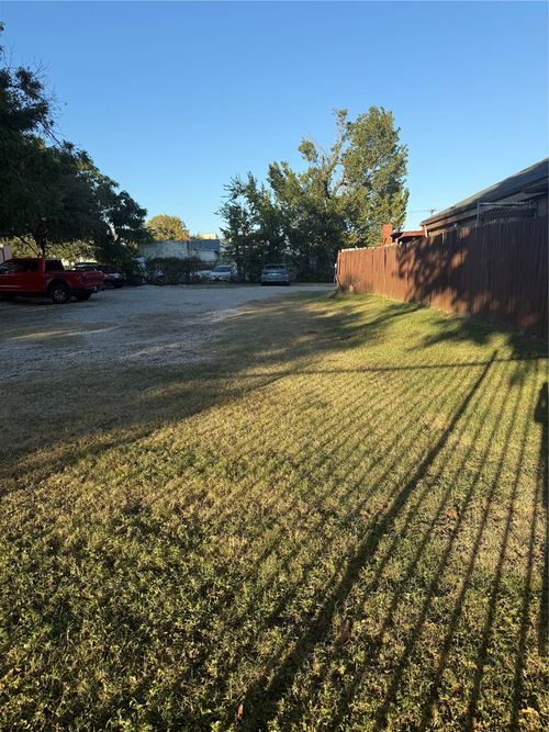 4610 Lake Ave, Dallas, TX, 75219-1023 | Card Image
