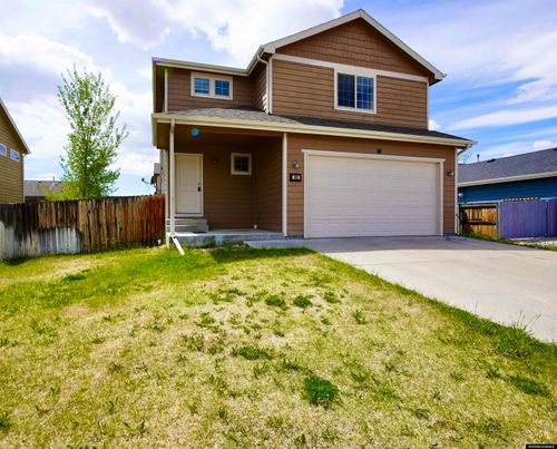 822 Discovery St, Mills, WY, 82644-5075 | Card Image