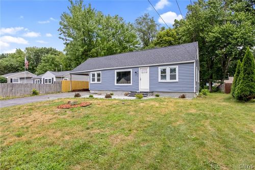 131 Ford Dr, Syracuse, NY, 13212-2107 | Card Image