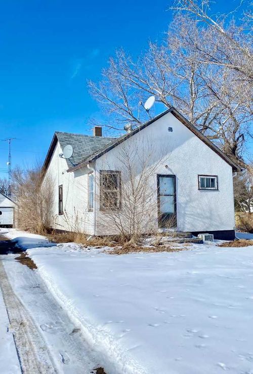 112 3 St, Hayter, AB, T0B1X0 | Card Image