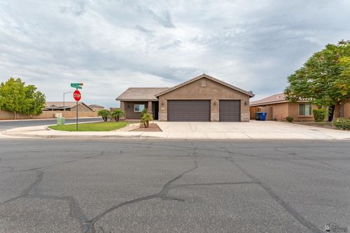 3734 W 36th Pl, Yuma, AZ, 85365-7971 | Card Image