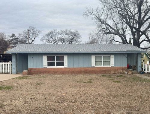 1712 Simpson Ave, Winfield, KS, 67156-2520 | Card Image