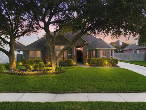 9405 Sundown Dr, Pearland, TX, 77584-2885 | Card Image