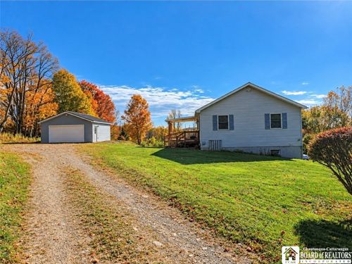 447 Dodge Rd, Frewsburg, NY, 14738-9742 | Card Image