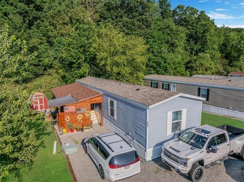 131 Mathew Dr, Harmony, PA, 16037-9505 | Card Image