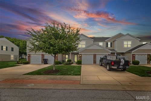 2041 Celebration Park Cir, Belleville, IL, 62220-3270 | Card Image