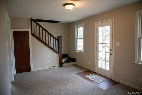 604 Trombley Dr, Troy, MI, 48083-5135 | Card Image