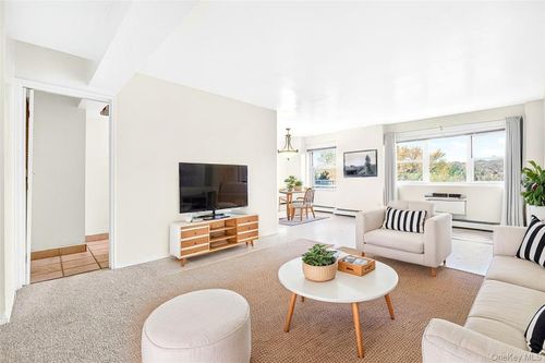 apt-418-80 E Hartsdale Ave, Hartsdale, NY, 10530-2805 | Card Image