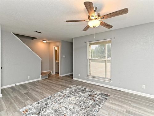 apt-c-2621 Ektom Dr, Austin, TX, 78745-2671 | Card Image