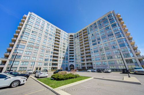 317-9017 Leslie St, Richmond Hill, ON, L4B4R8 | Card Image