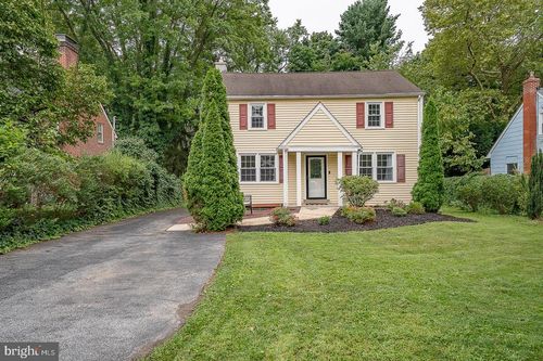 332 Old Lancaster Rd, DEVON, PA, 19333-1427 | Card Image
