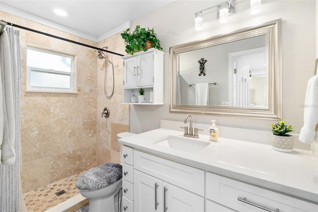 en-suite | Image 15