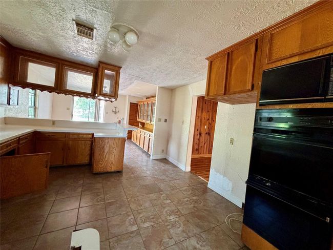 7947 Moore Rd, House other with 5 bedrooms, 4 bathrooms and 2 parking in Pearland TX | Image 13