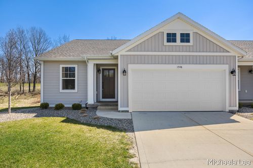 1548 N Village Cir, Kalamazoo, MI, 49009-6143 | Card Image