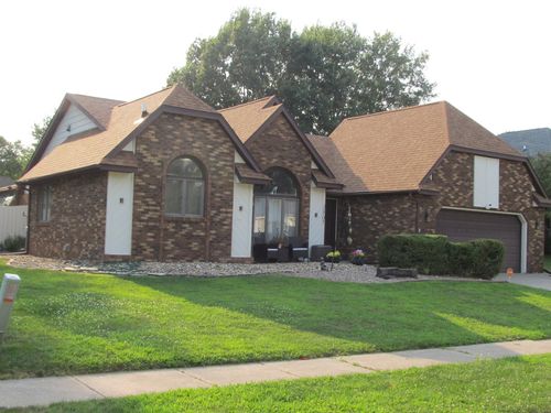 3707 77th Street Ct, Moline, IL, 61265-8049 | Card Image