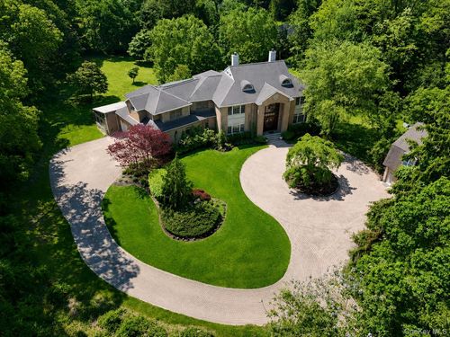 1 Springwood Path, Oyster Bay, NY, 11791 | Card Image