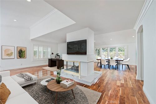 2275 Shadow Spring Pl, Westlake Village, CA, 91361-2049 | Card Image