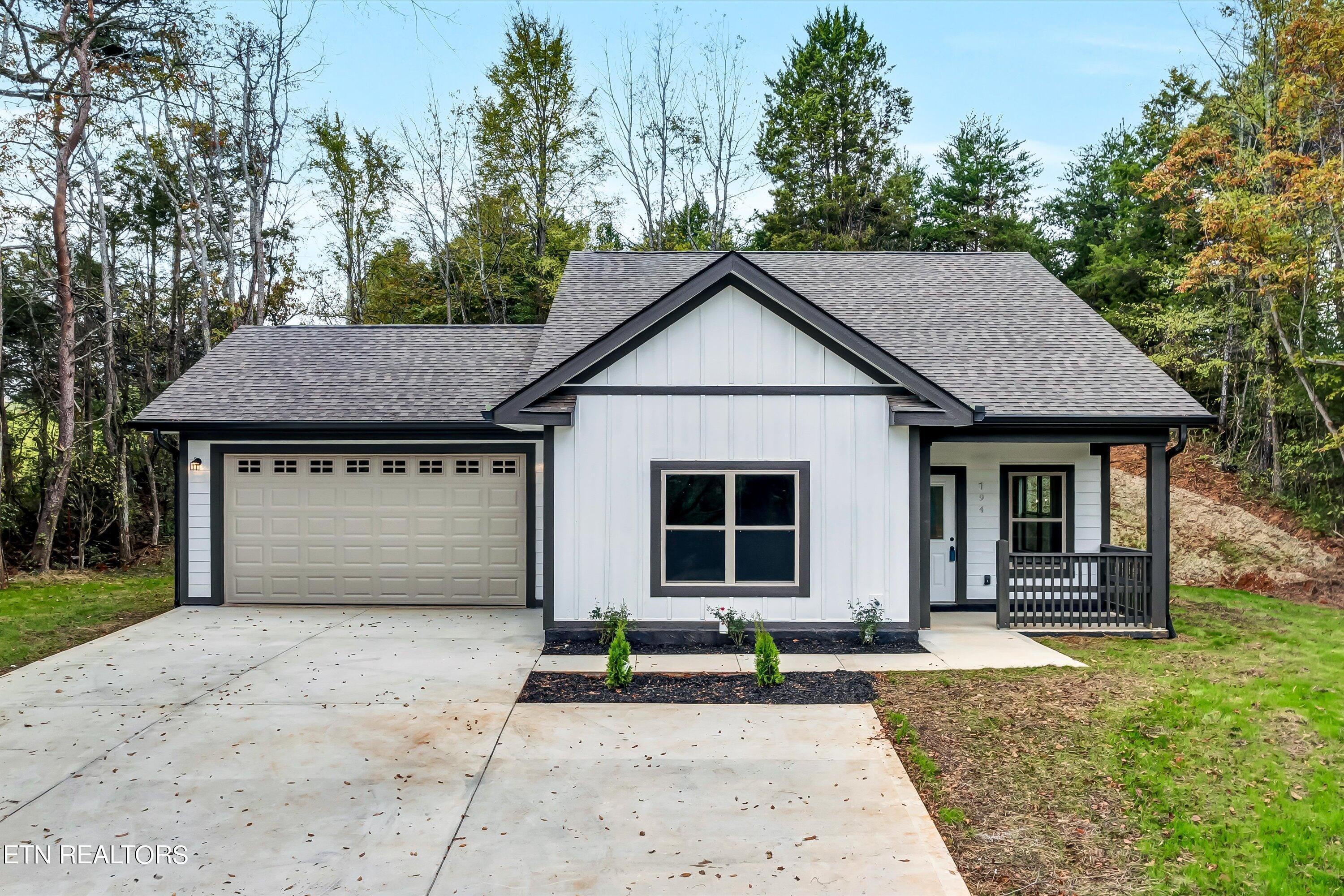 Kodak Rd, Kodak, TN 37764