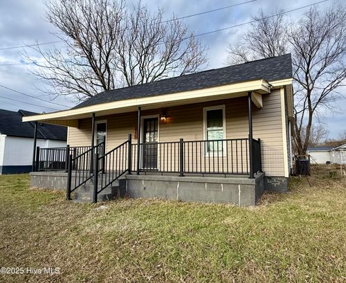 415 Wilson St, Goldsboro, NC, 27530-1607 | Card Image