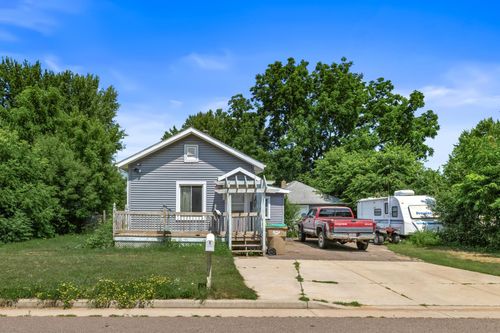 1736 Lombard St, Chippewa Falls, WI, 54729-2015 | Card Image