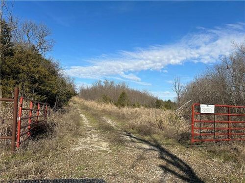 2000 Road Road, Coffeyville, KS, 67337 | Card Image
