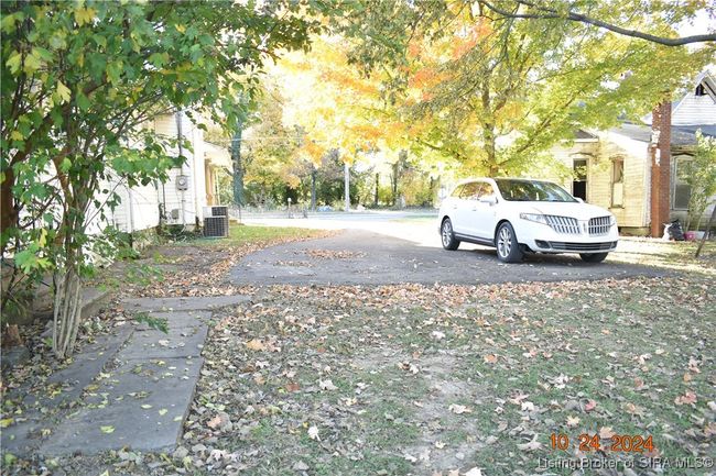 326 N Sycamore St, Home with 4 bedrooms, 2 bathrooms and null parking in Campbellsburg IN | Image 4