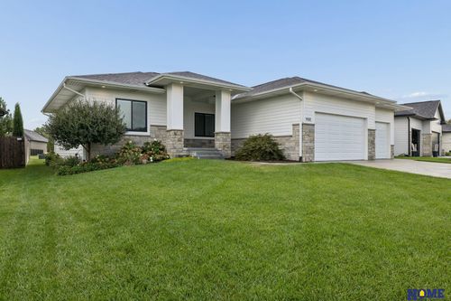 9101 Rock River Rd, Lincoln, NE, 68520-1136 | Card Image