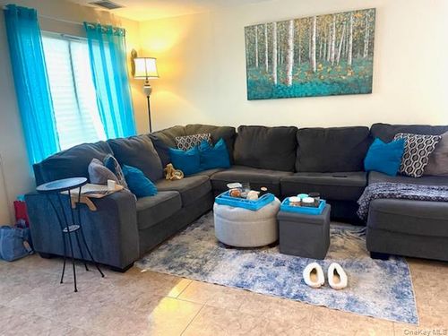 112 Birchwood Rd, Coram, NY, 11727-3678 | Card Image